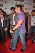 Salman Khan at DY Patil Awards in Aurus on 13th Nov 2011 (132).JPG